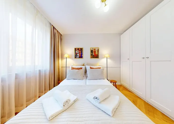 The Cashmere Center *